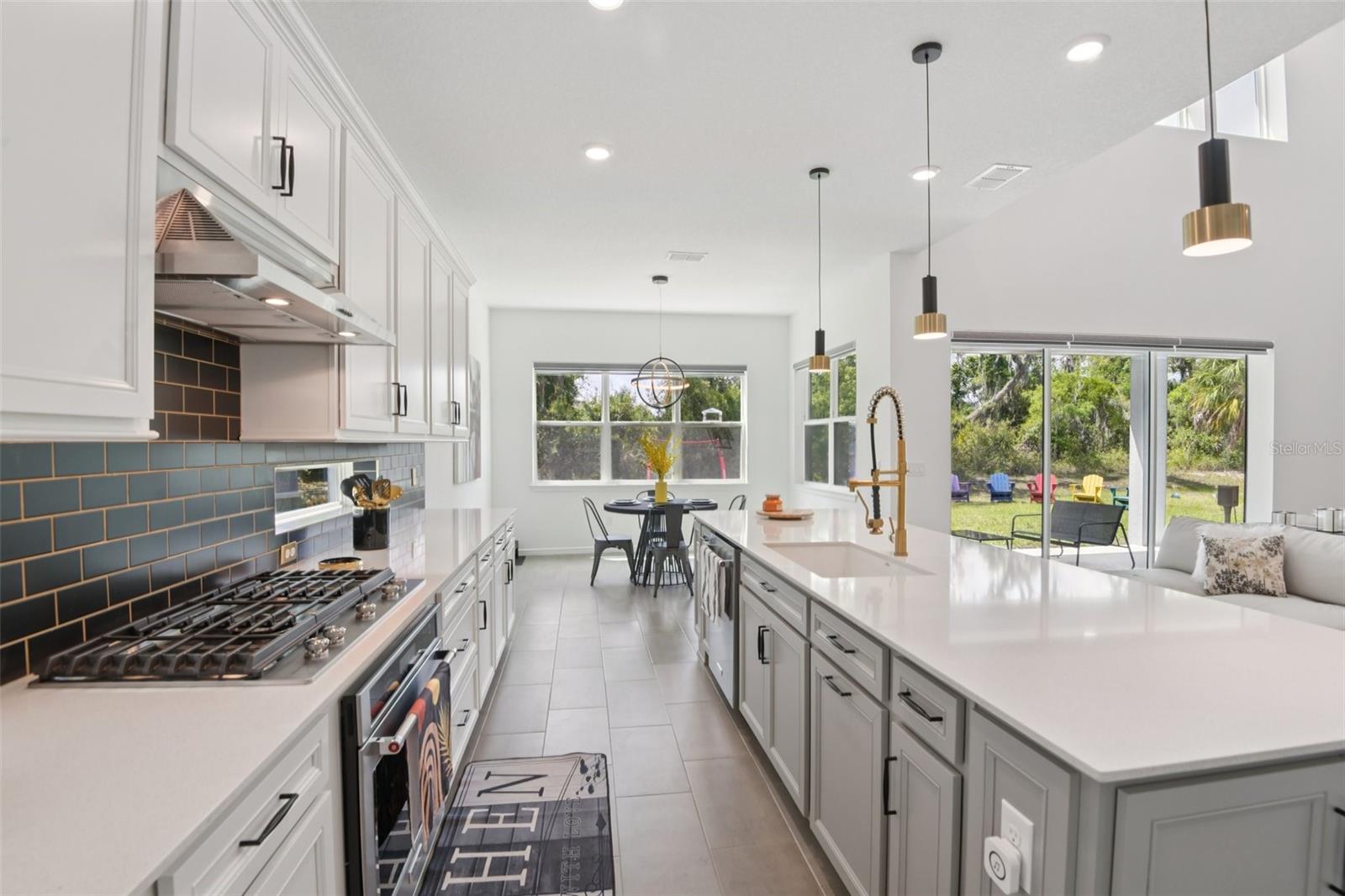 HAMMOCK CREST - Residential