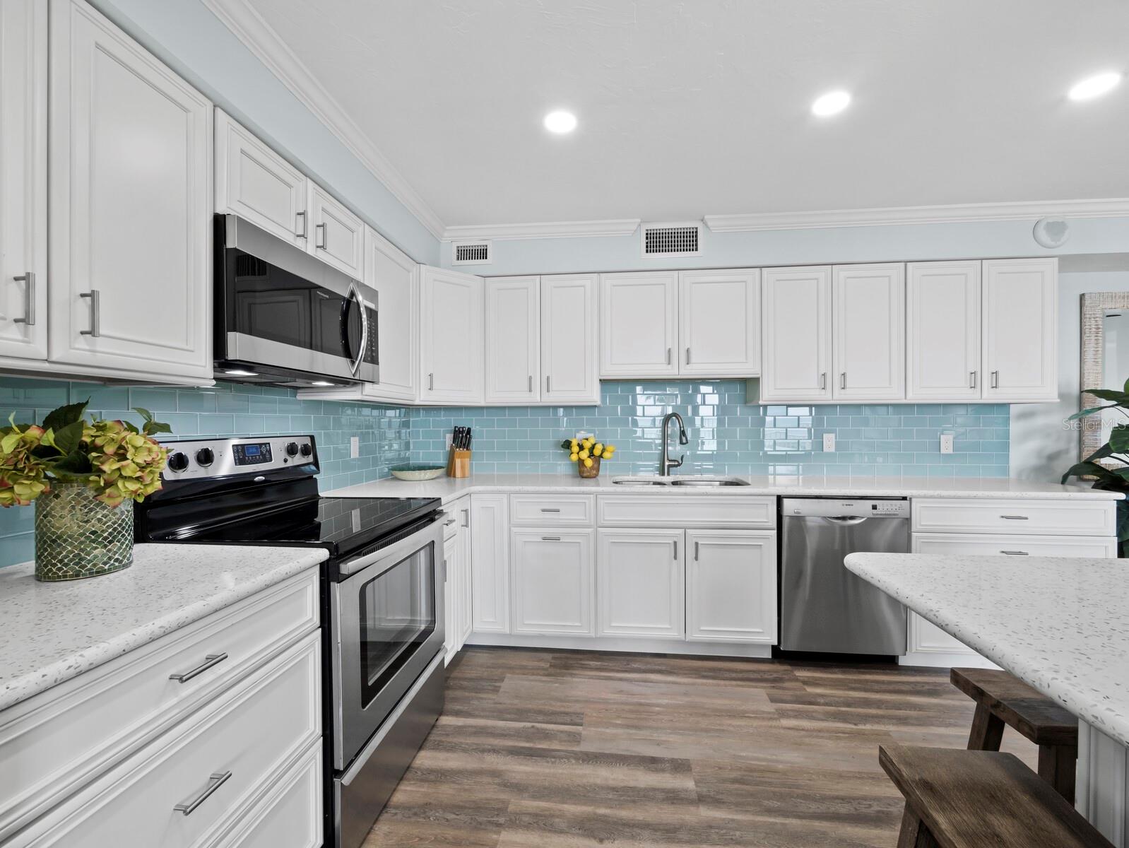 ISLANDER CLUB OF LONGBOAT - Residential