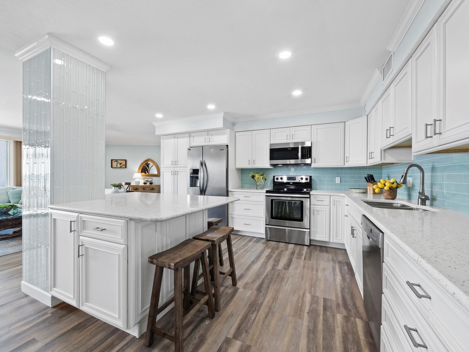 ISLANDER CLUB OF LONGBOAT - Residential