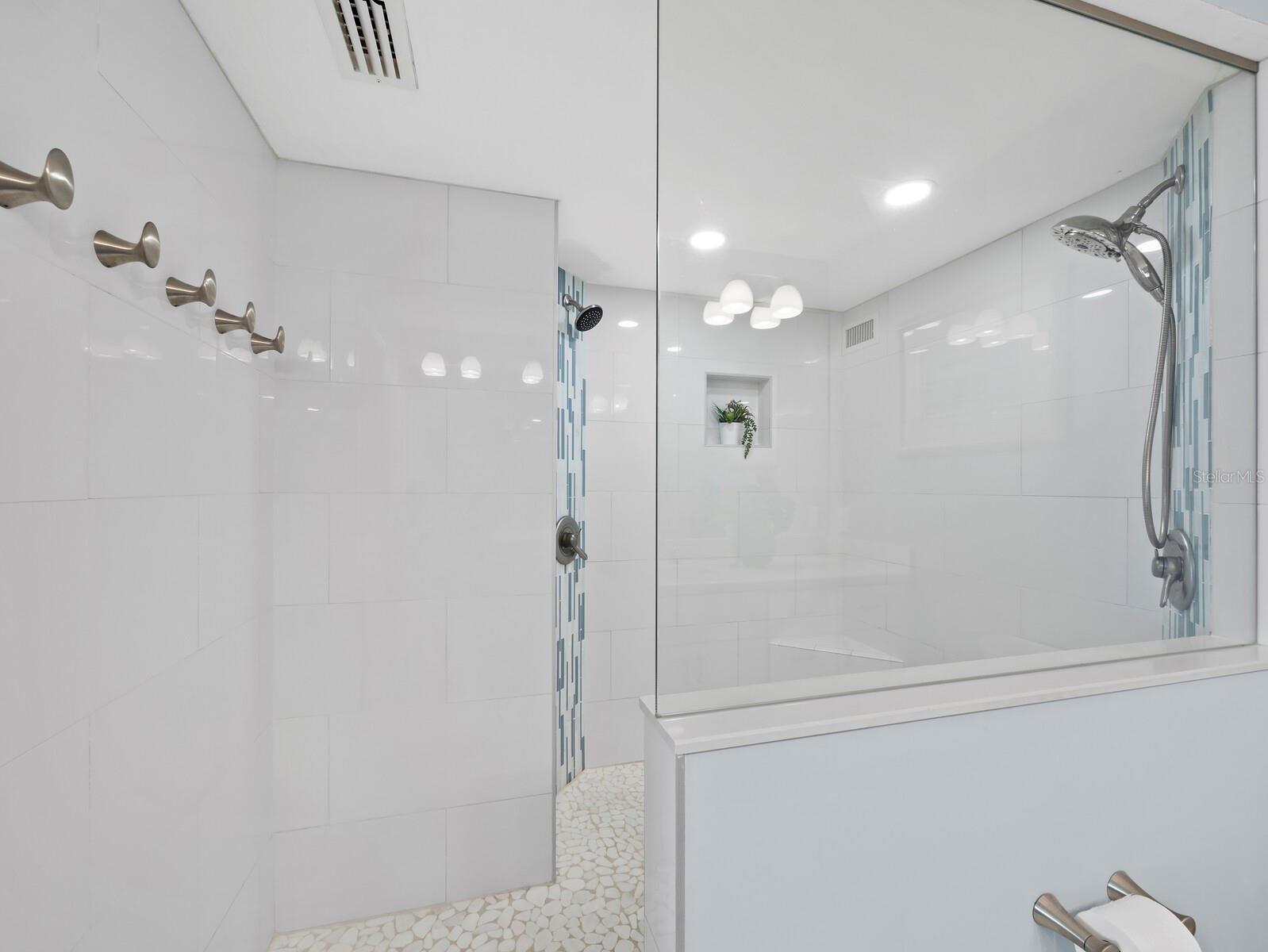 ISLANDER CLUB OF LONGBOAT - Residential