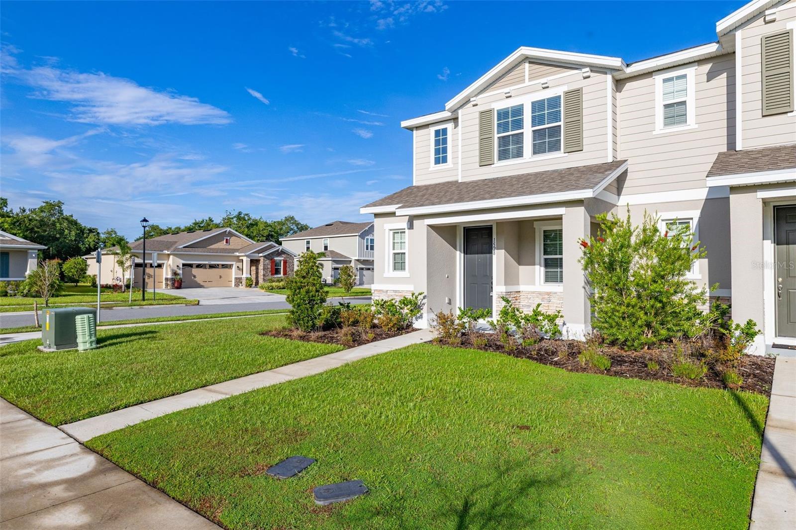 1528 ERIN BREEZE LANE