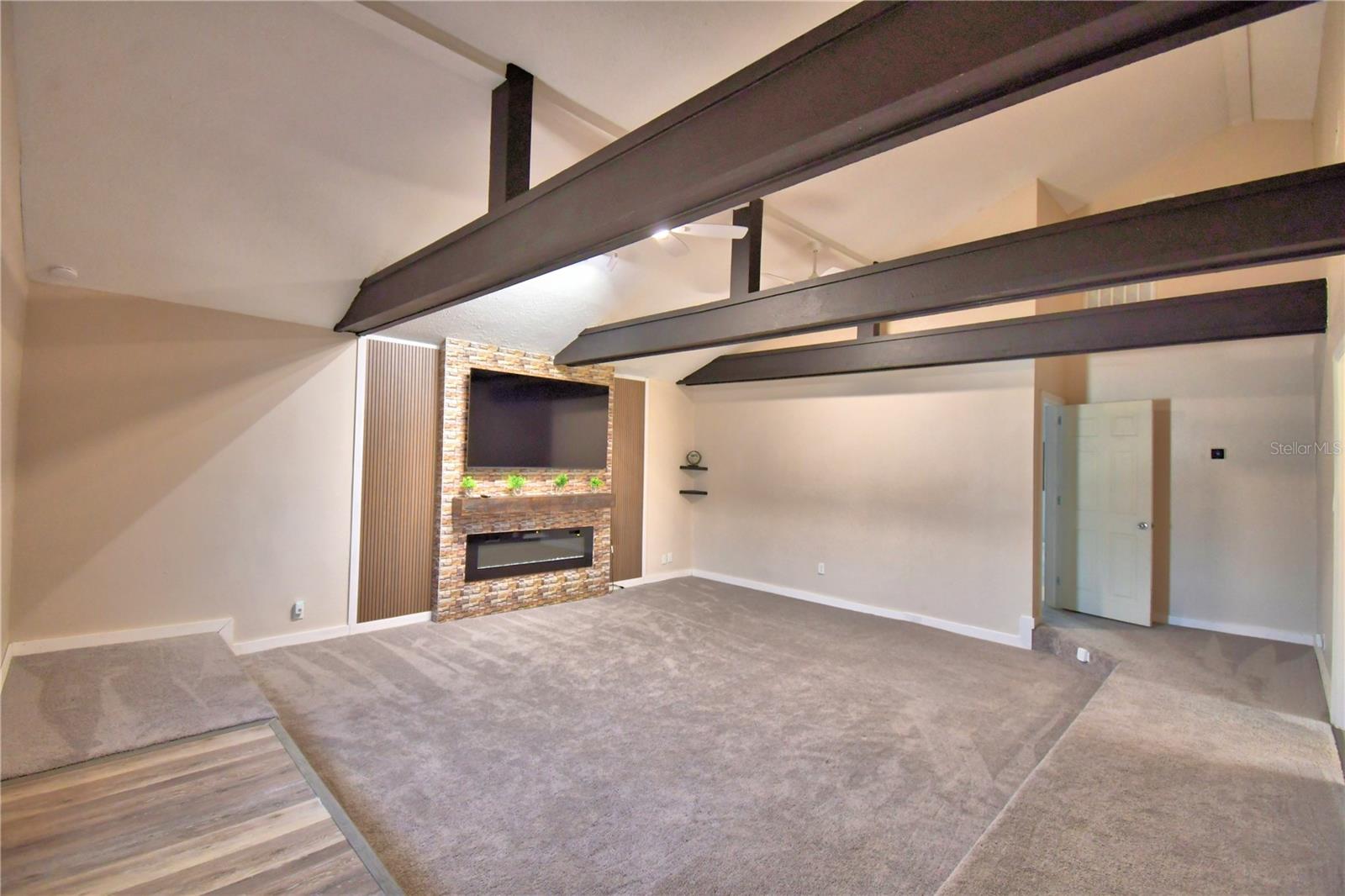 WEEKS D P RESUB - Residential