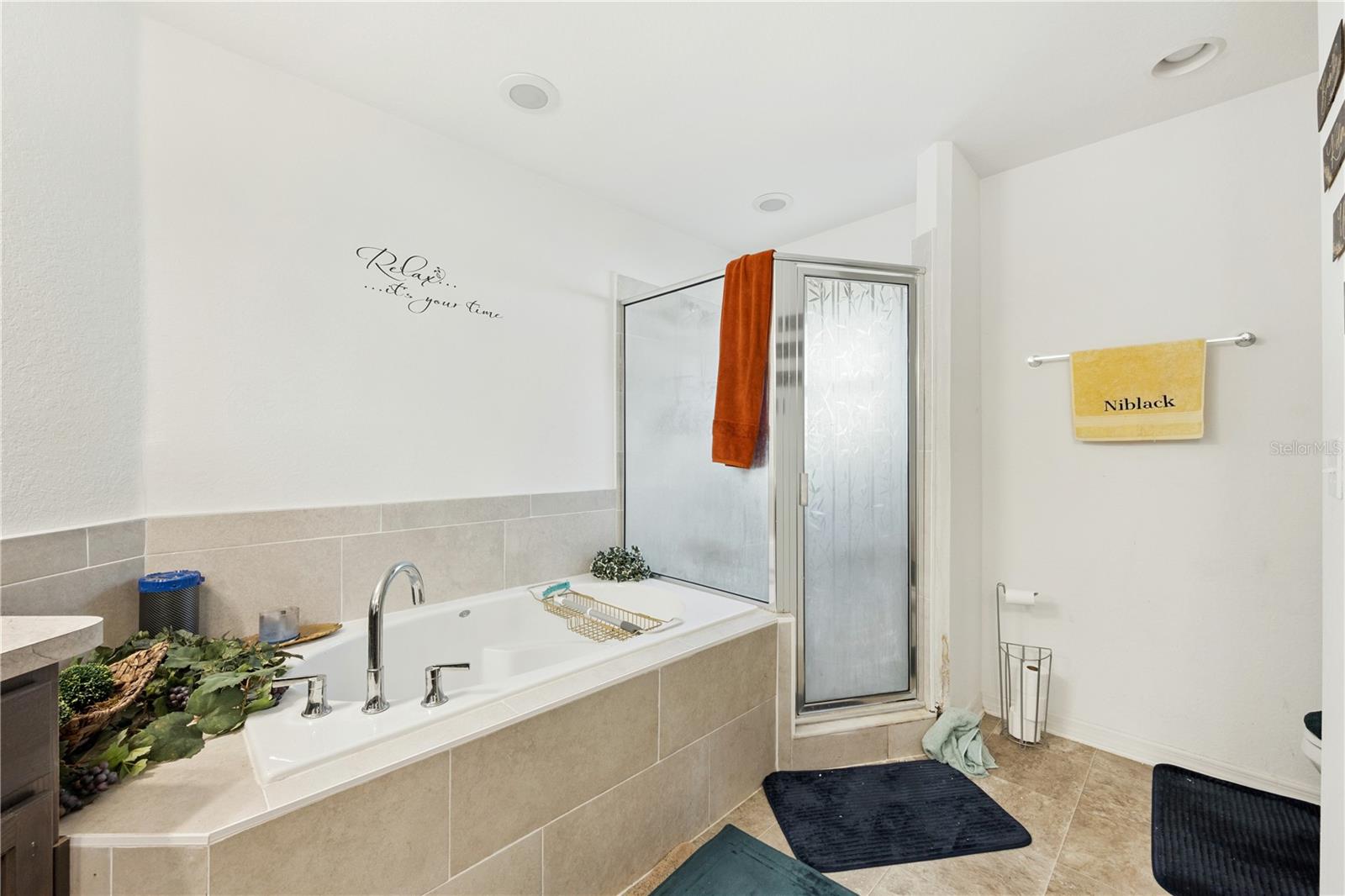 LAKE DEER PH 2 - Residential Lease