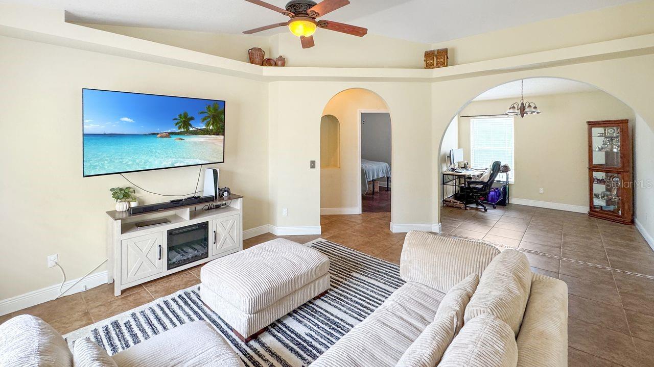 1352 DANIEL COVE DRIVE
