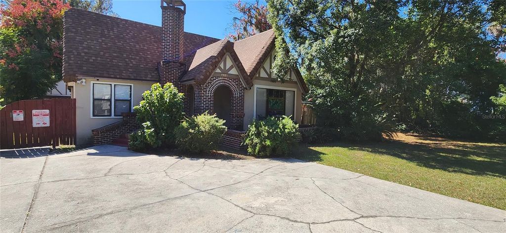 Photo of 410 W Howry Avenue, Deland, FL 32720 (MLS # FC314081)