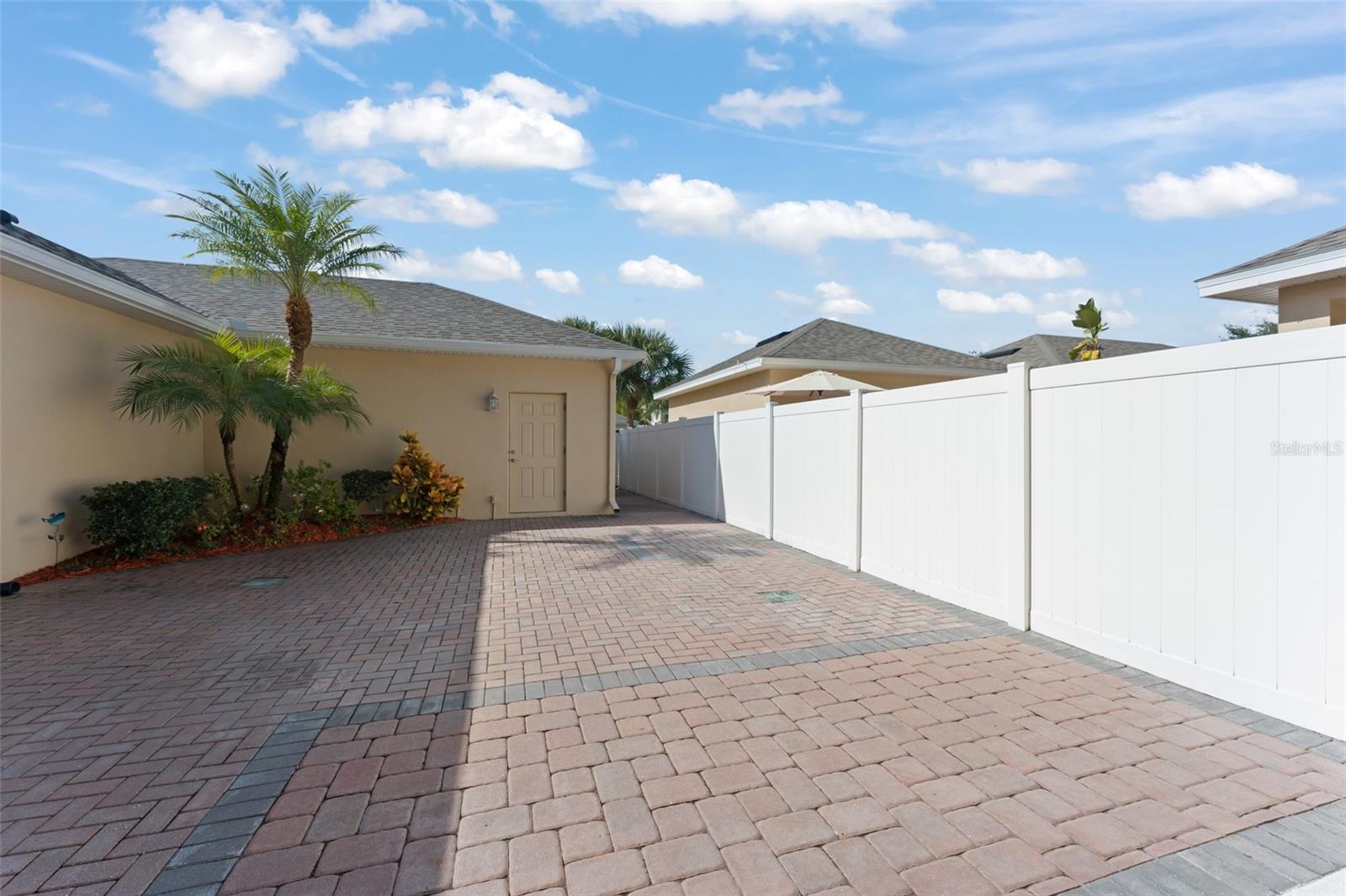 SIGNATURE LKS-PCL 01B - Residential