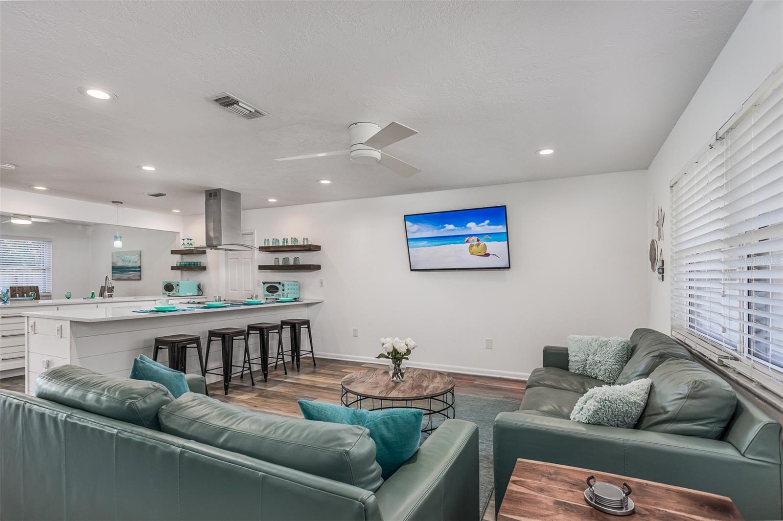 SOUTH GATE - Residential