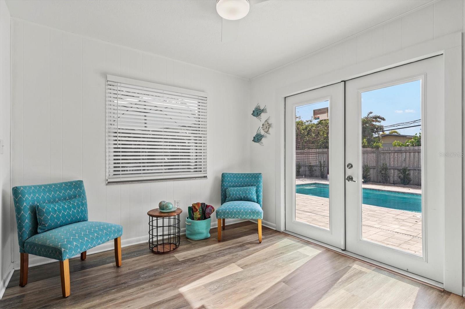 SOUTH GATE - Residential