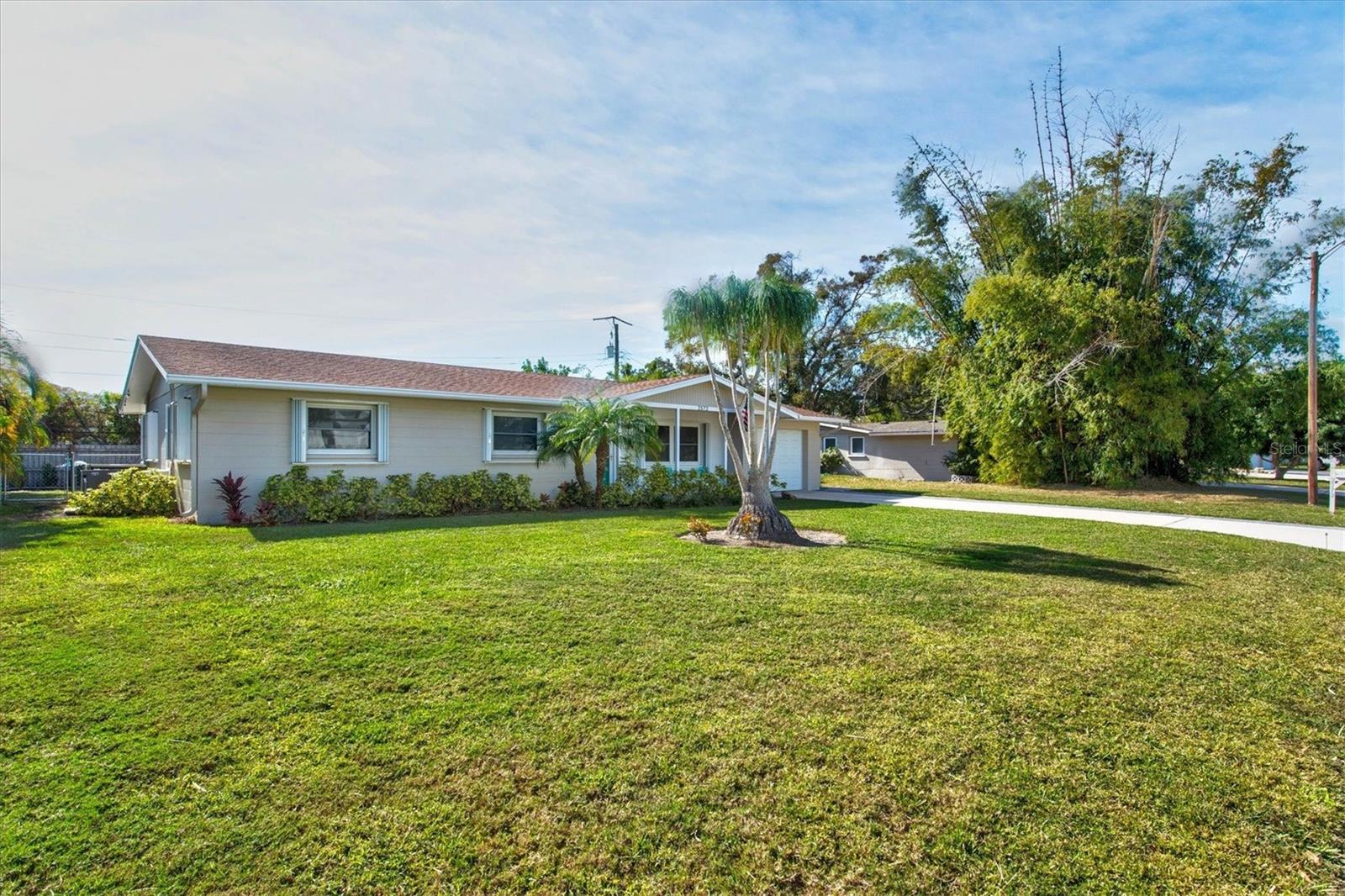2572 JEFFERSON CIRCLE