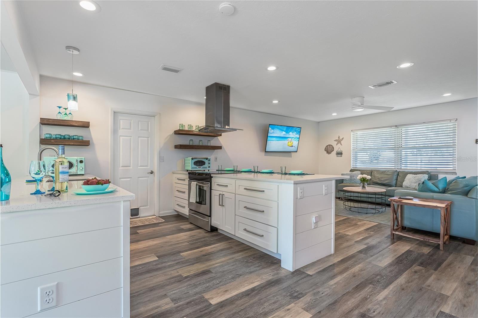 SOUTH GATE - Residential