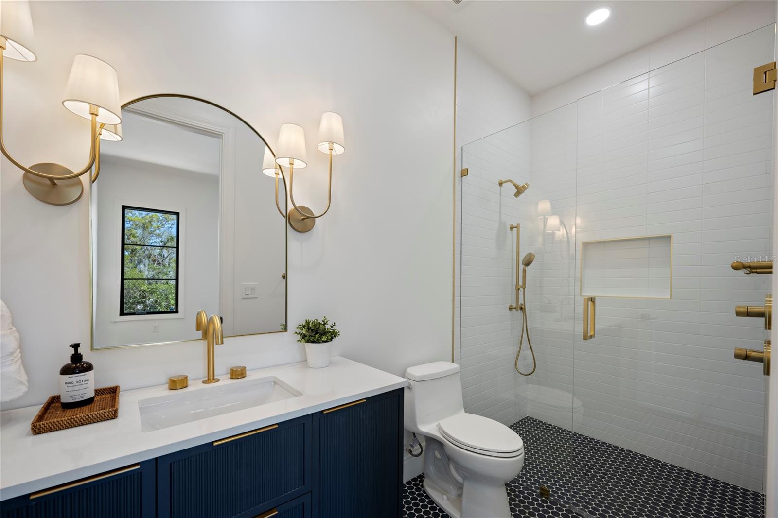 KENILWORTH SHORES SEC 01 - Residential