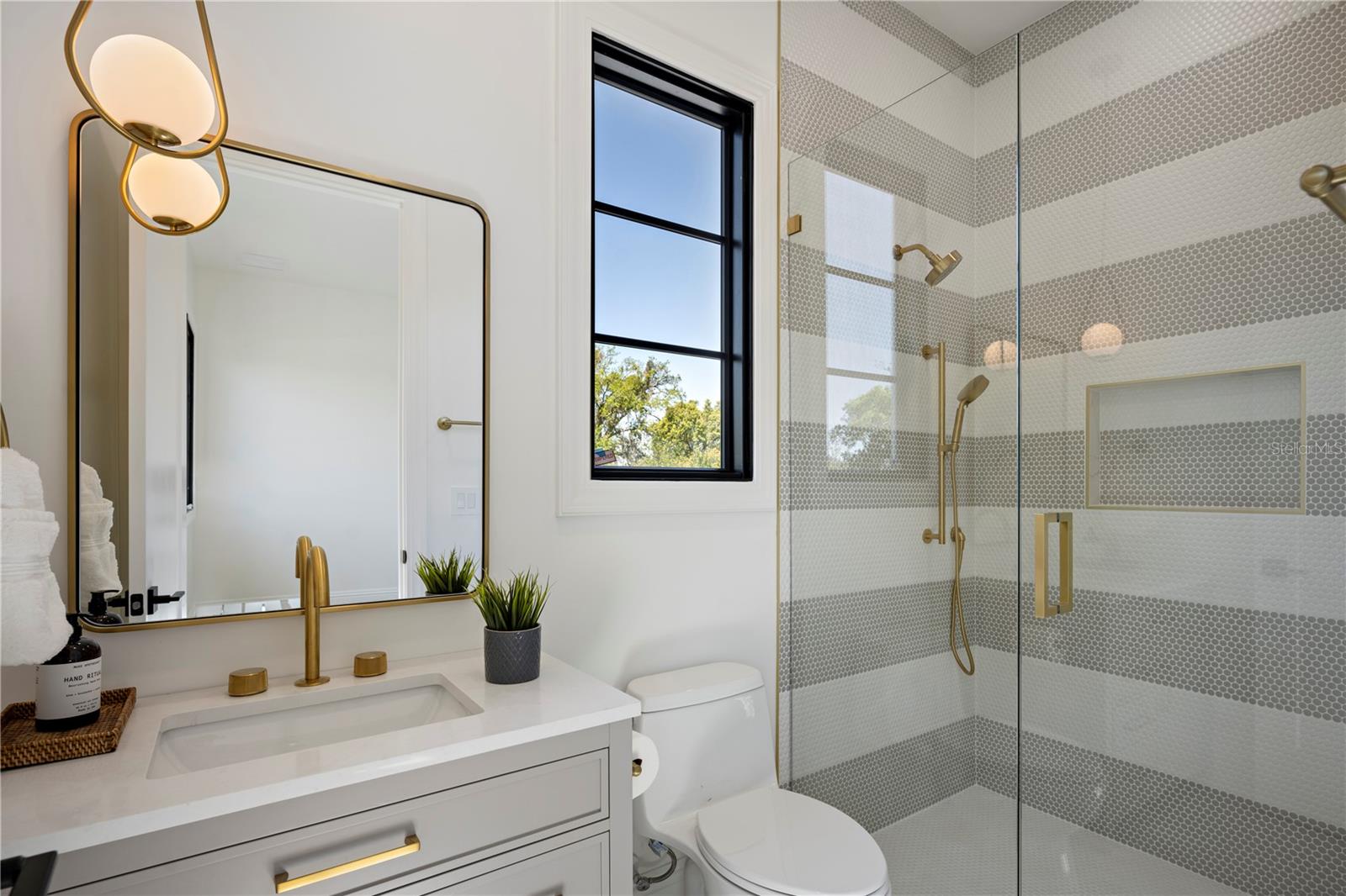 KENILWORTH SHORES SEC 01 - Residential