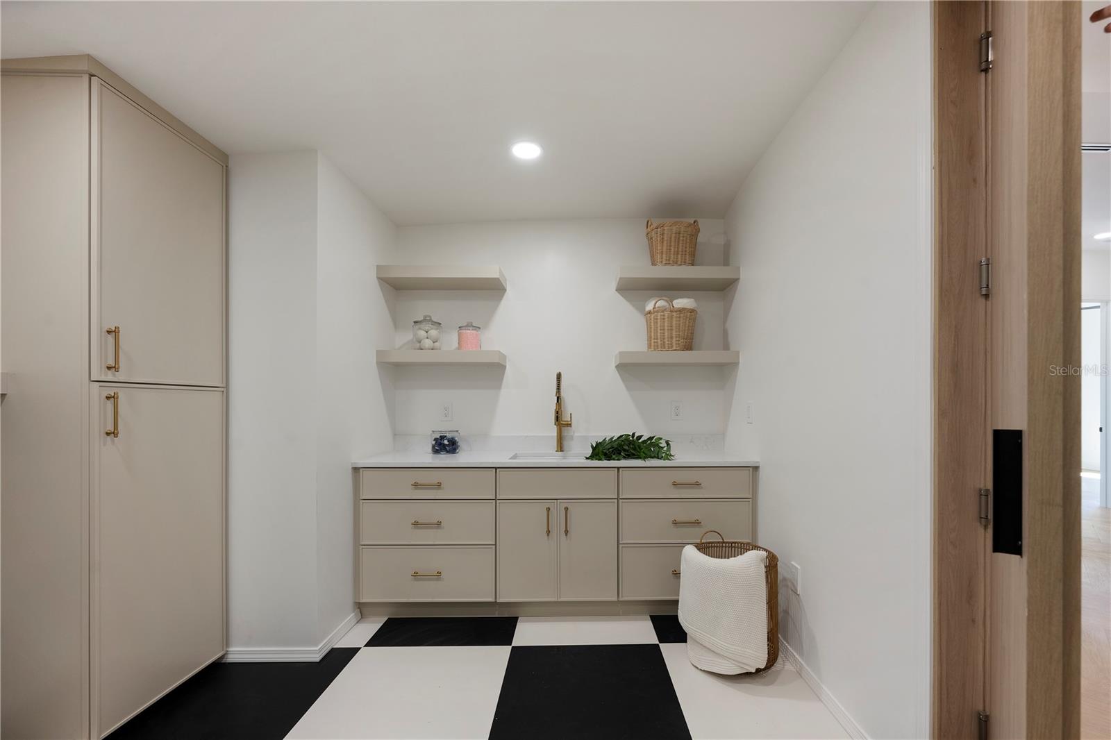 KENILWORTH SHORES SEC 01 - Residential