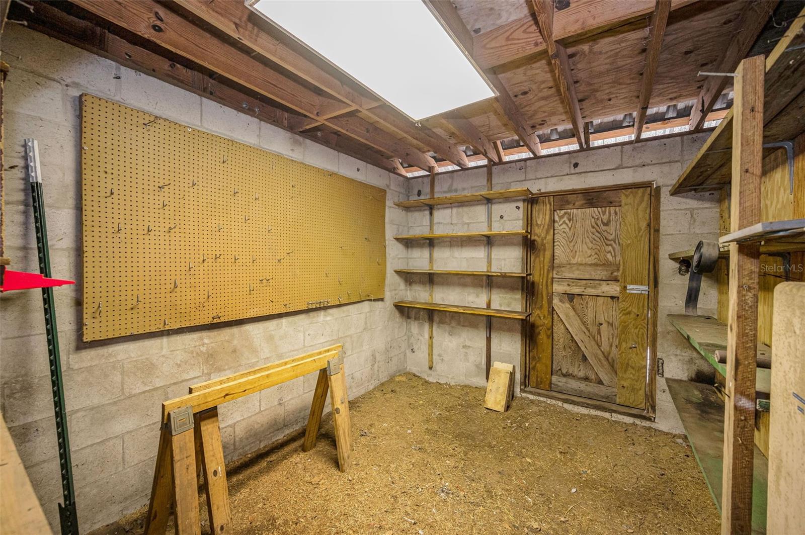 MEETS AND BOUNDS - Residential