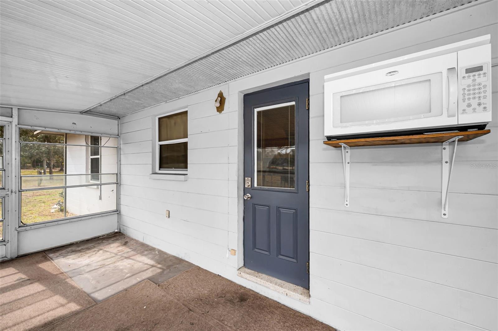 MEETS AND BOUNDS - Residential