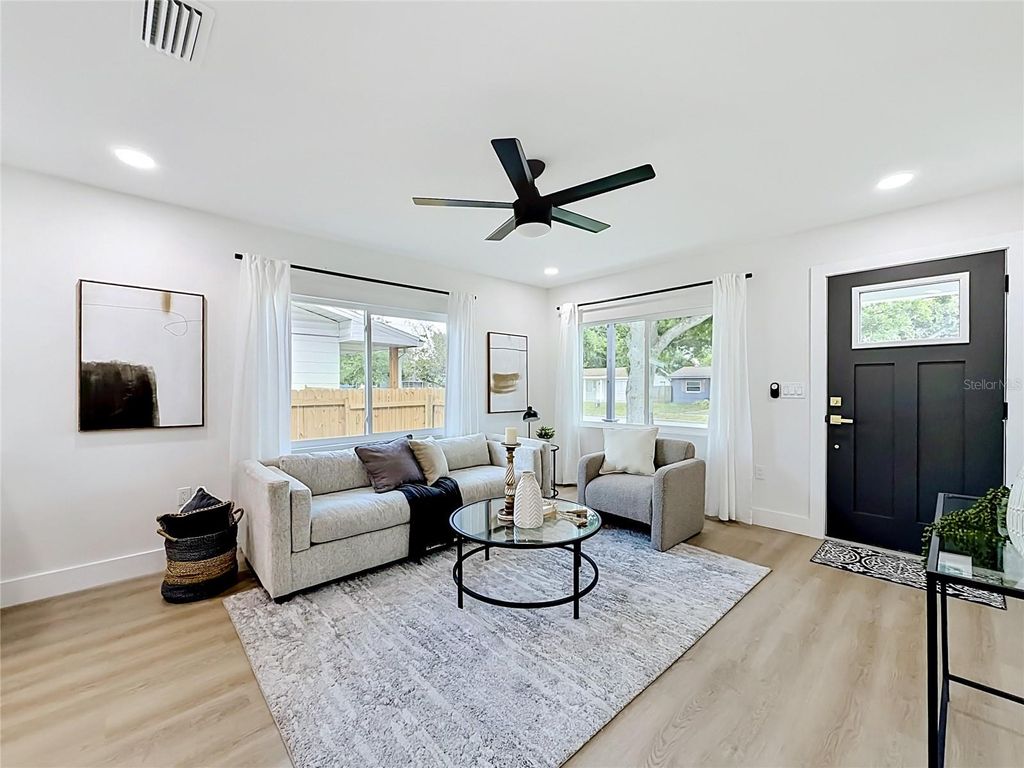 Photo of 5431 Dartmouth Avenue N, St Petersburg, FL 33710 (MLS # TB8503105)