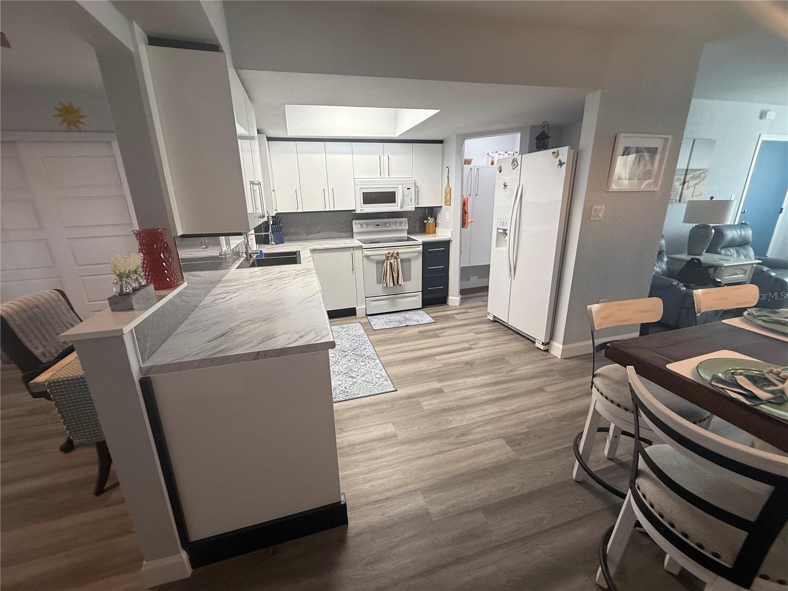 MARIA MANOR - Residential