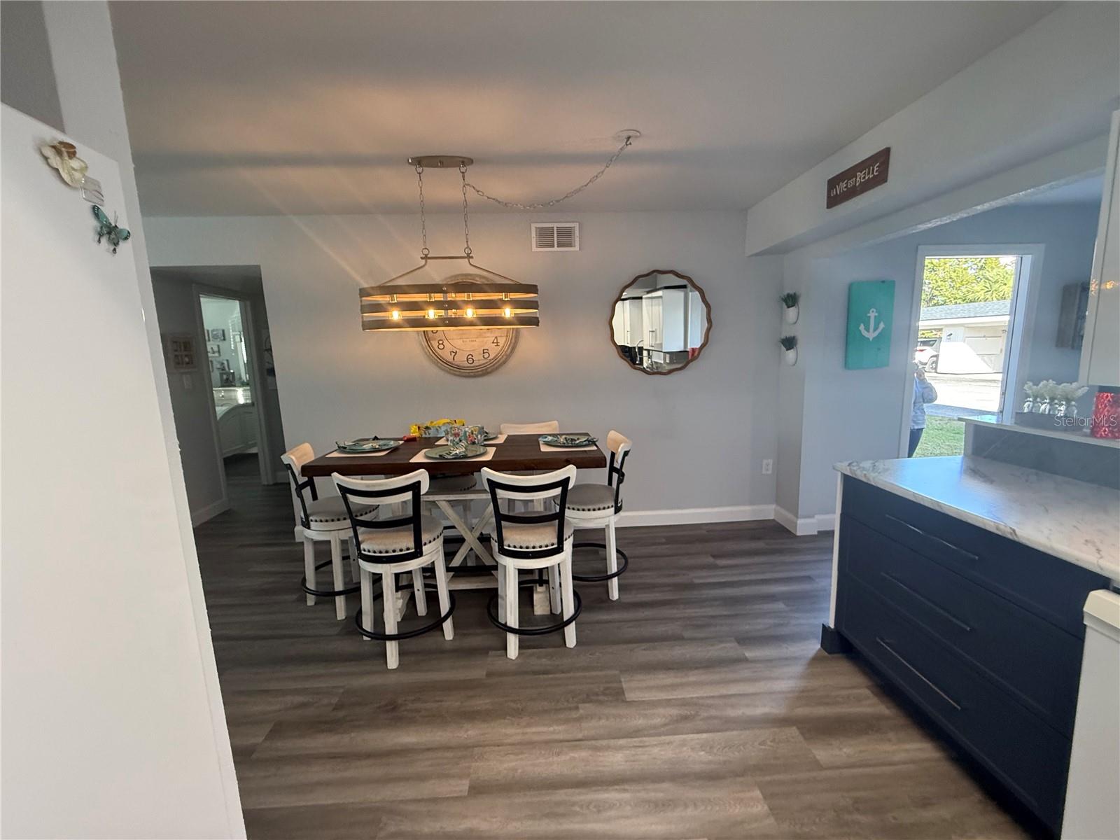 MARIA MANOR - Residential