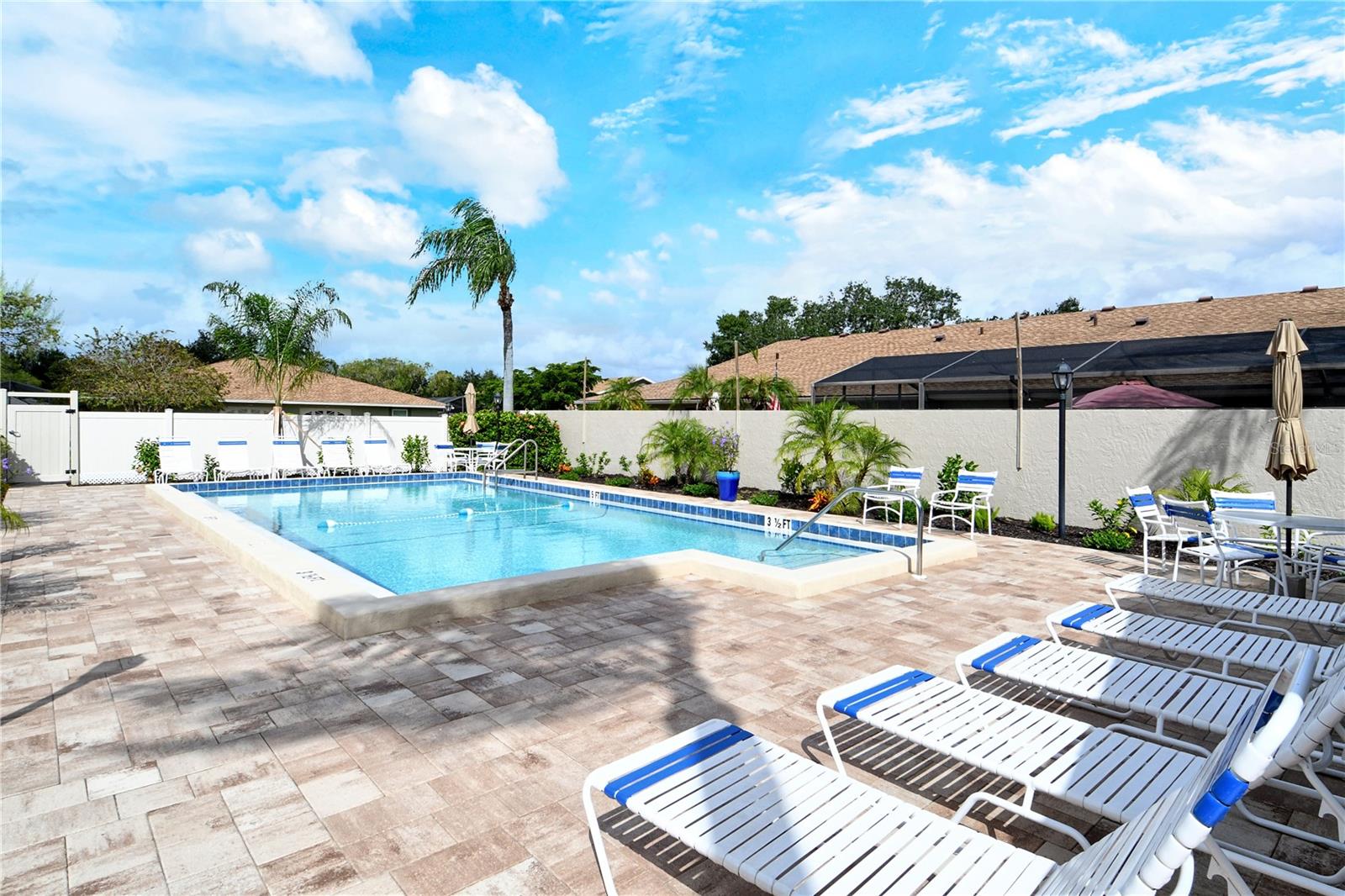 COURTYARD VILLAS - Residential