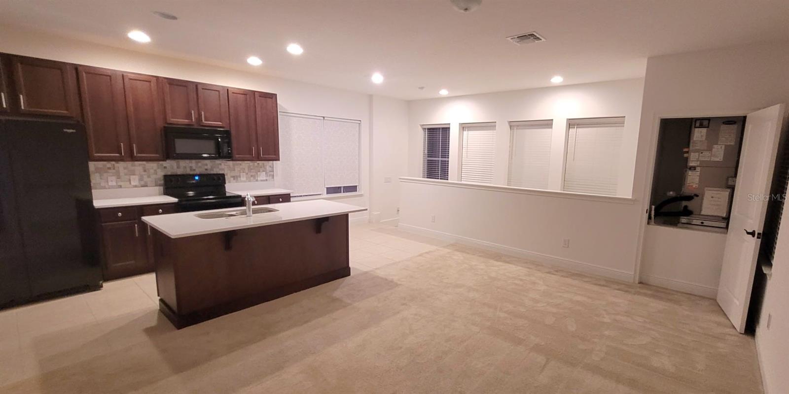 LAUREATE PARK - Residential Lease