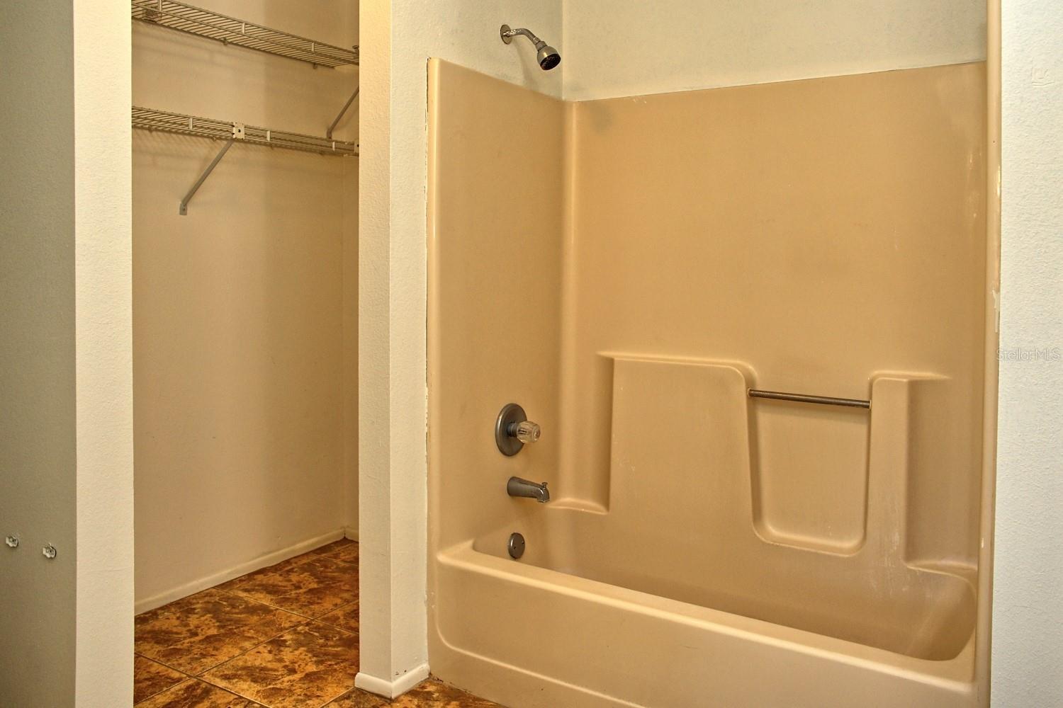 PARK GREEN - Residential Lease