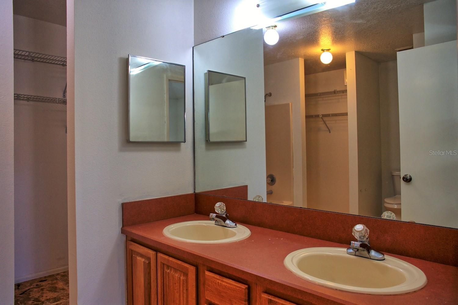 PARK GREEN - Residential Lease