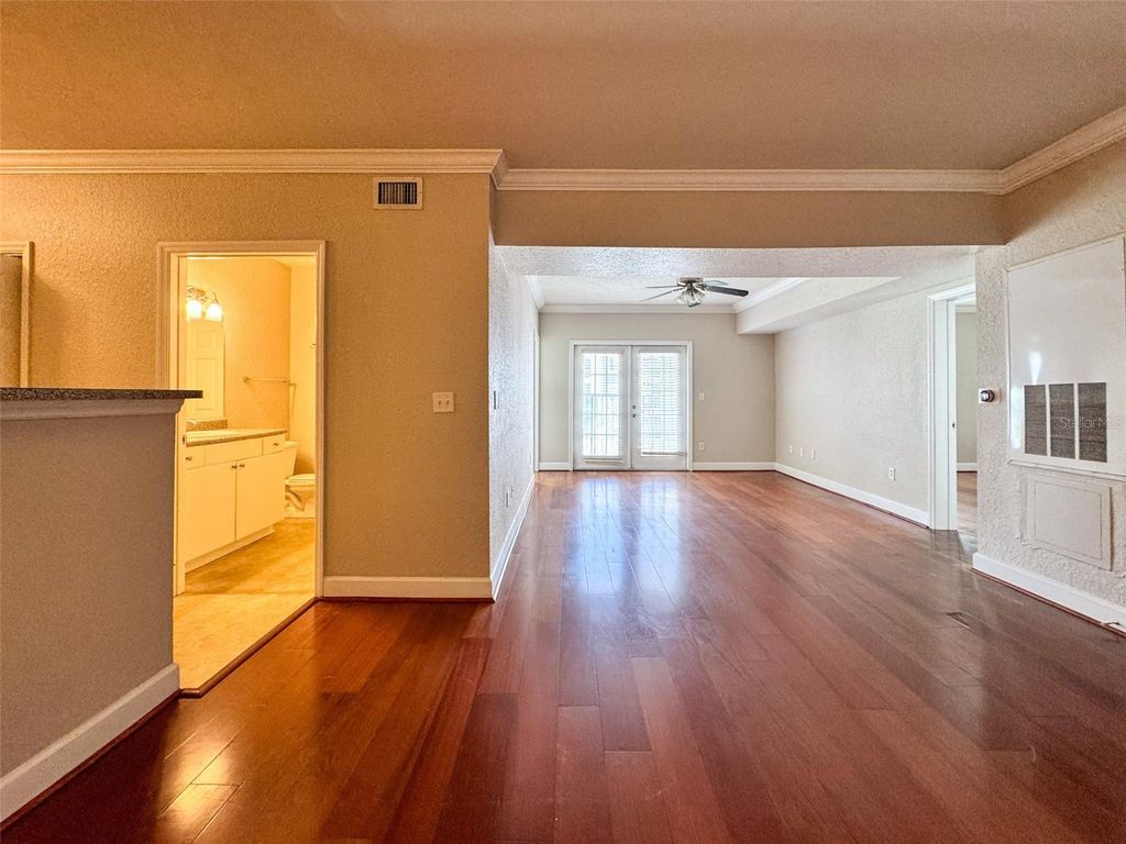 Photo of 202 E South Street #4039, Orlando, FL 32801 (MLS # O6391478)