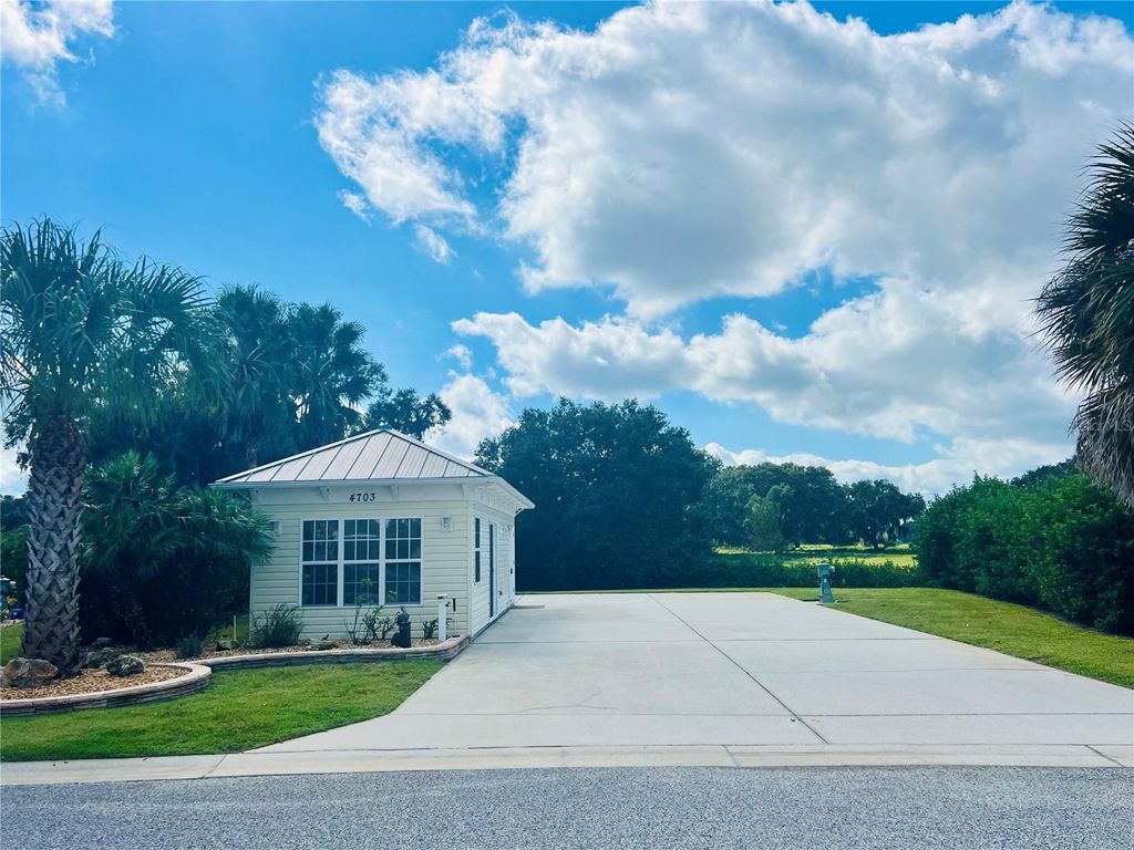 Photo of 4703 SE 94th Avenue, Webster, FL 33597 (MLS # G5103663)