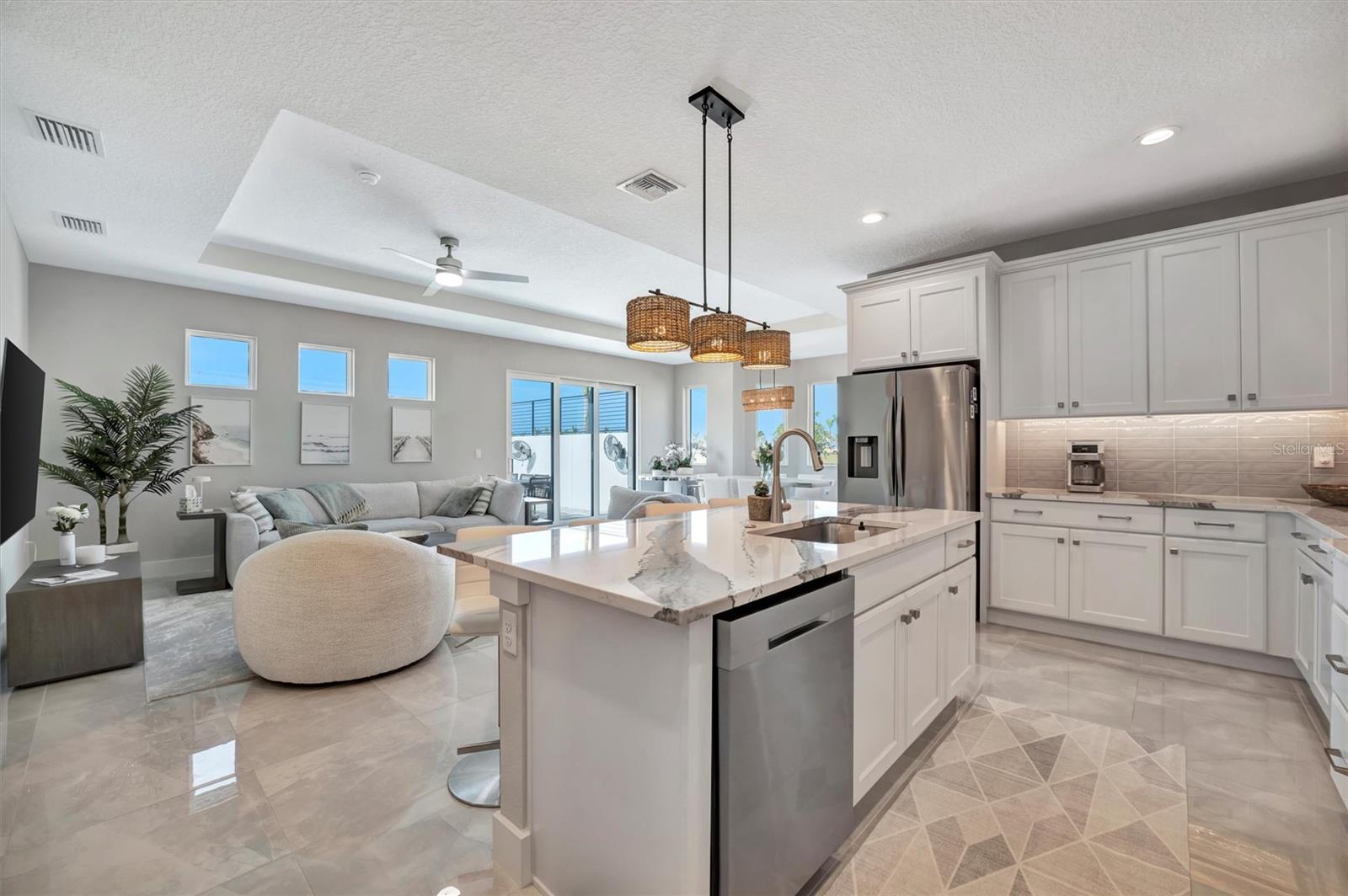 AQUA LAGOON TWNHMS - Residential