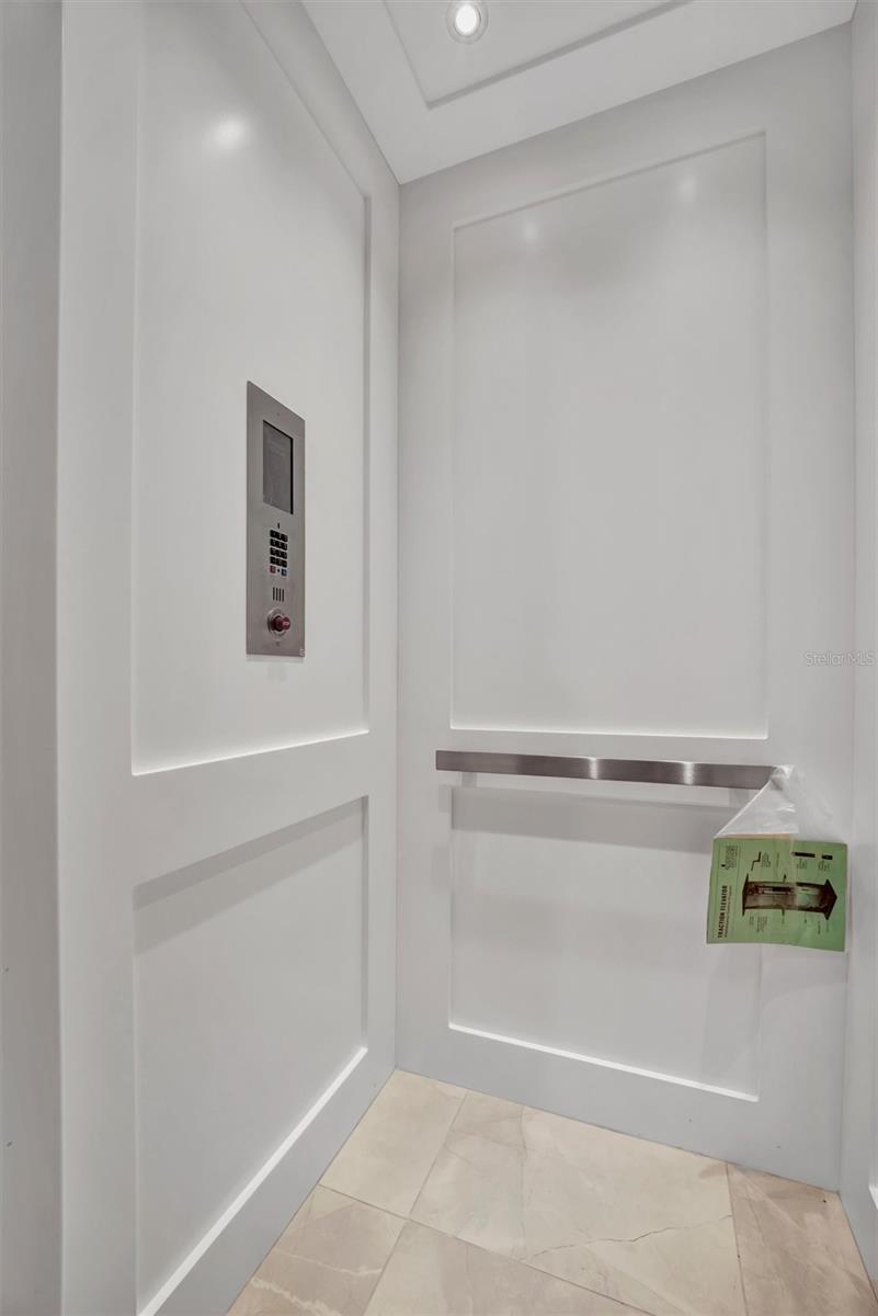 AQUA LAGOON TWNHMS - Residential