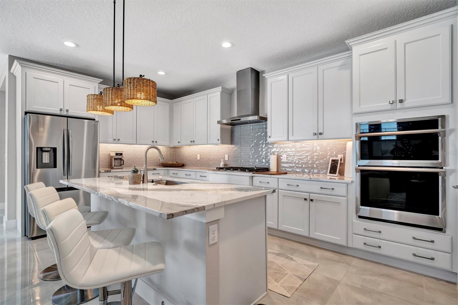 AQUA LAGOON TWNHMS - Residential