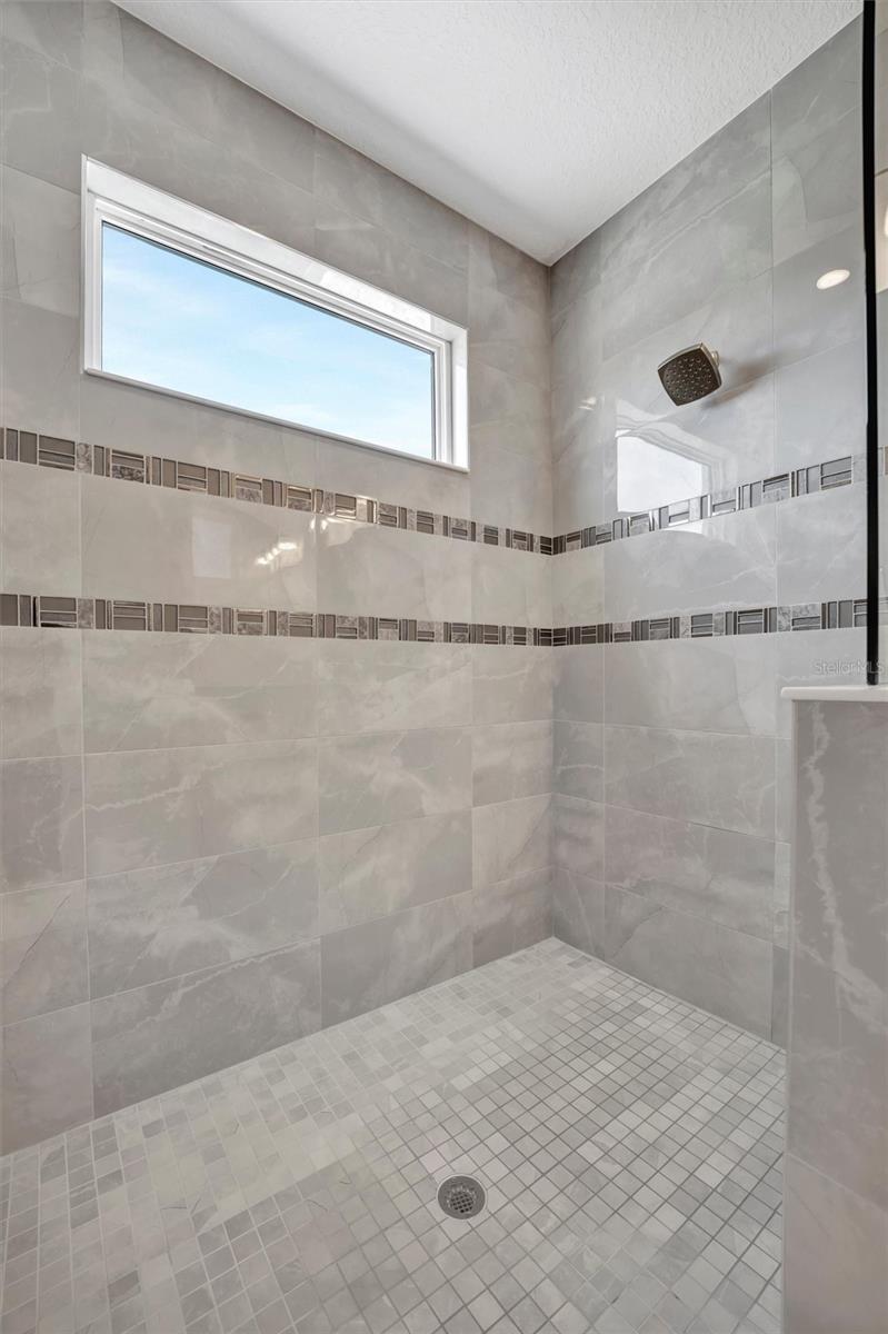 AQUA LAGOON TWNHMS - Residential