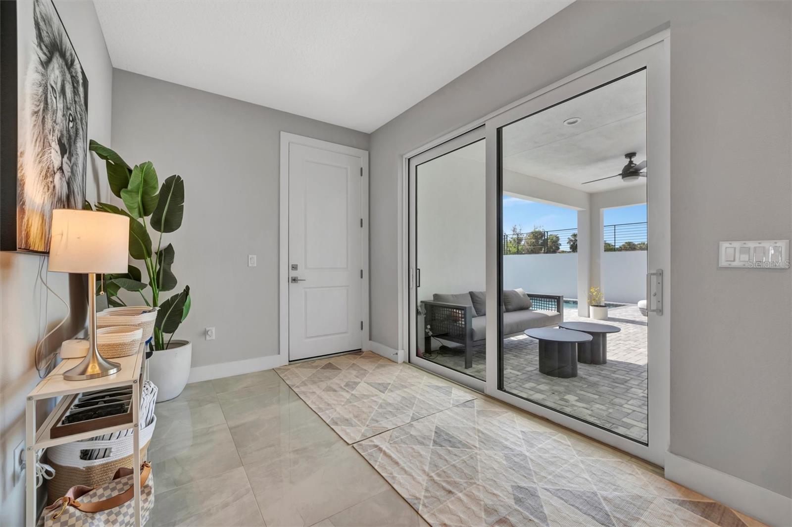 AQUA LAGOON TWNHMS - Residential