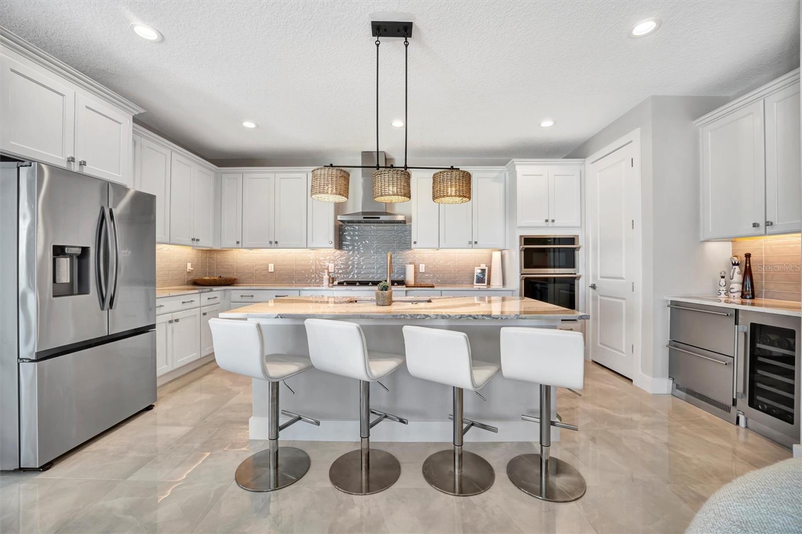 AQUA LAGOON TWNHMS - Residential