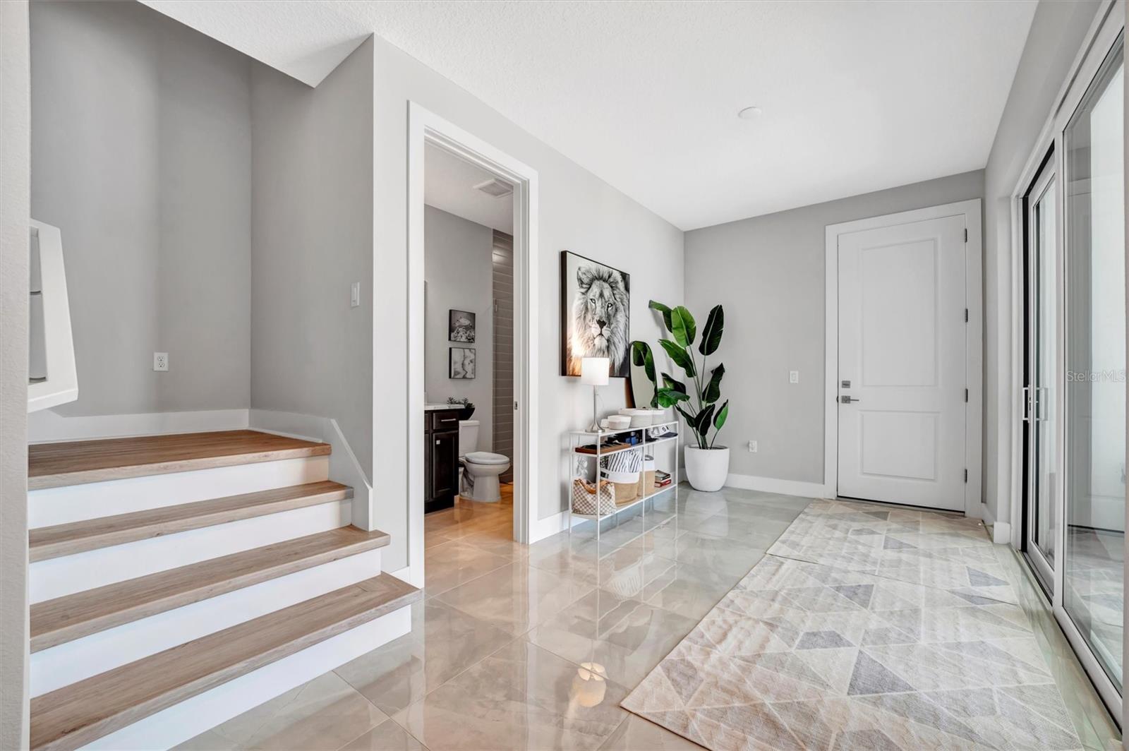 AQUA LAGOON TWNHMS - Residential