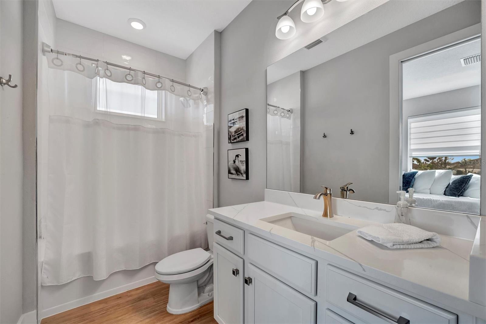 AQUA LAGOON TWNHMS - Residential