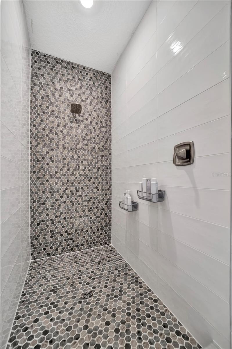 AQUA LAGOON TWNHMS - Residential