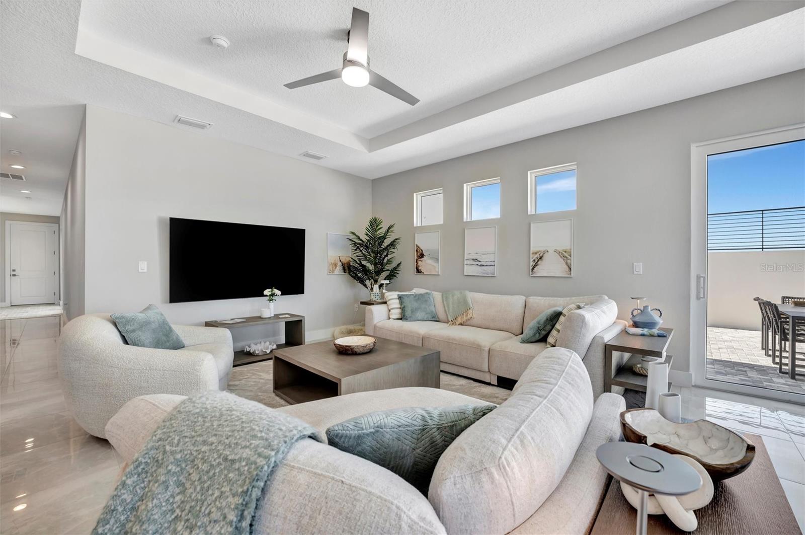 AQUA LAGOON TWNHMS - Residential