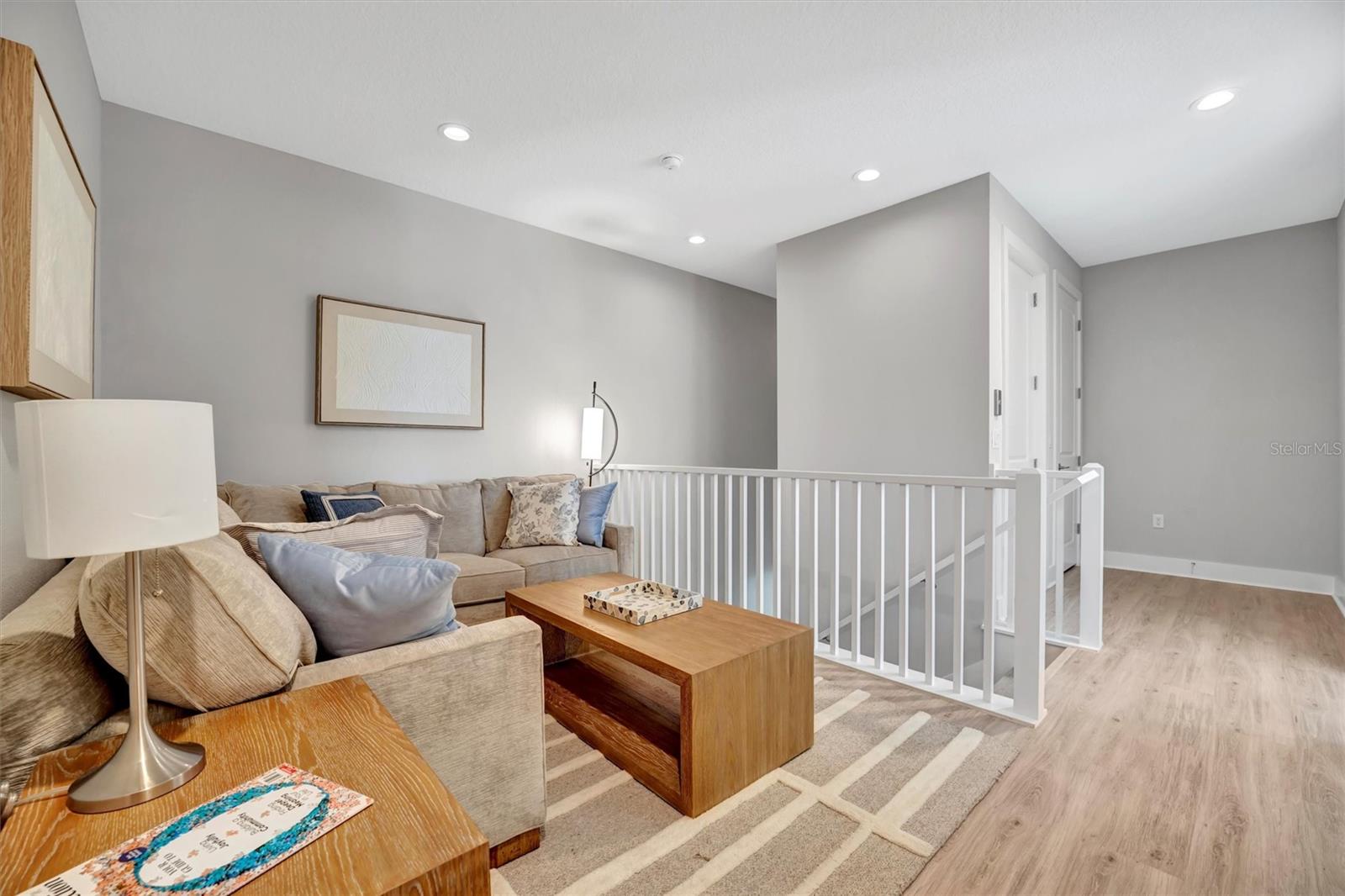 AQUA LAGOON TWNHMS - Residential