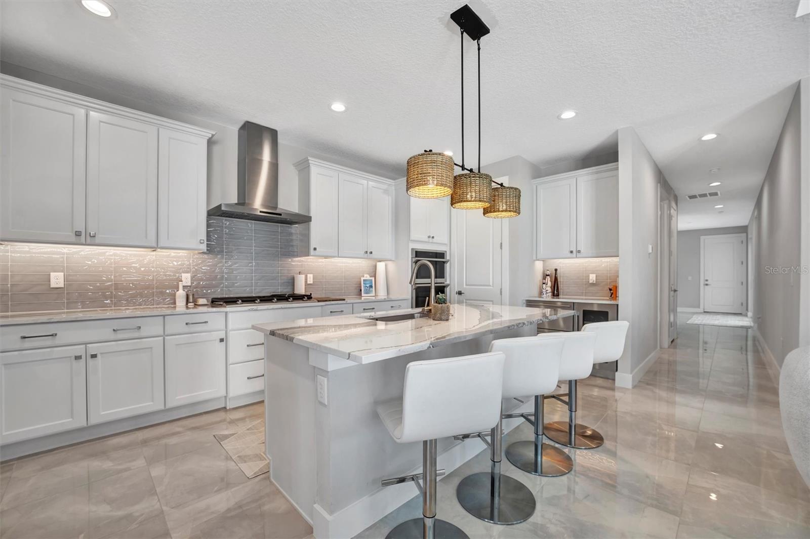 AQUA LAGOON TWNHMS - Residential