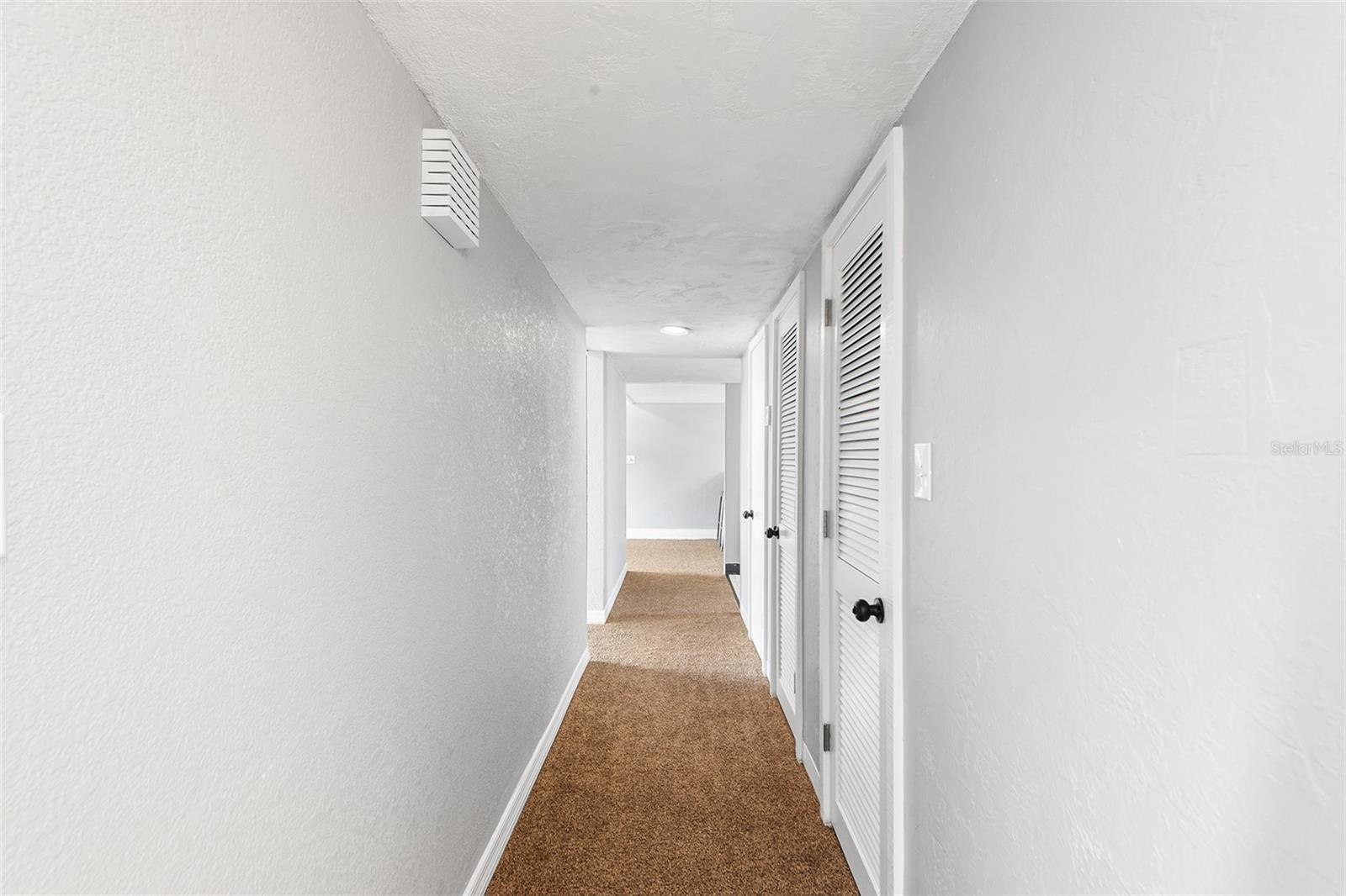 GRENELEFE CONDO CORNER LAKE EAST - Residential