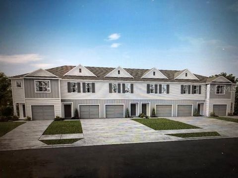 Townhouse in LAKELAND FL 3916 ACADAMIA AVENUE.jpg