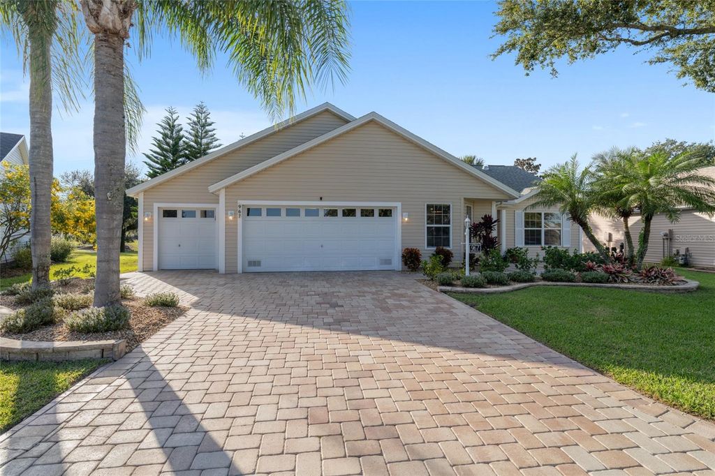 Photo of 967 Livingston Loop, The Villages, FL 32162 (MLS # G5103717)