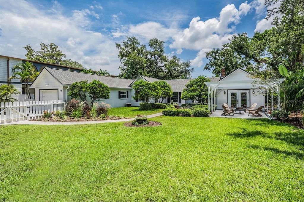 Photo of 118 S Manhattan Avenue, Tampa, FL 33609 (MLS # TB8391209)