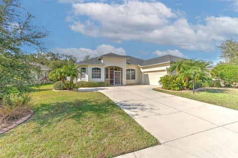 A home in PARRISH