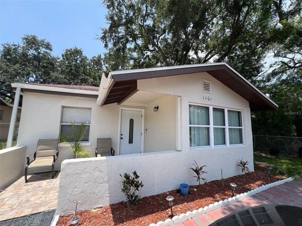 Photo of 1101 28th Street NW, Winter Haven, FL 33881 (MLS # S5127631)