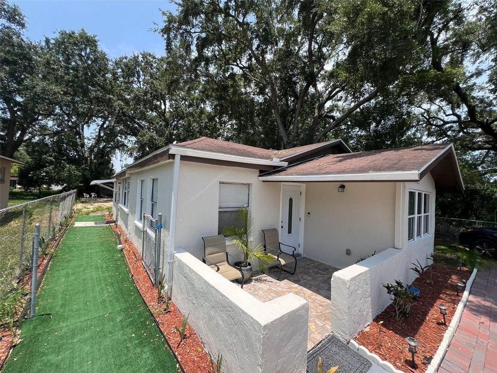 Photo of 1101 28th Street NW, Winter Haven, FL 33881 (MLS # S5127631)