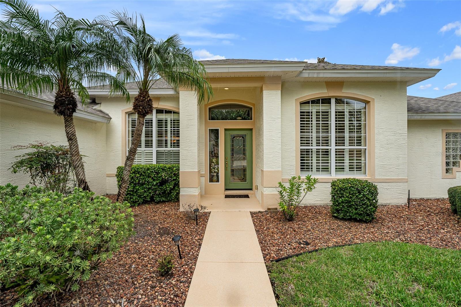 1283 ROYAL POINTE LANE