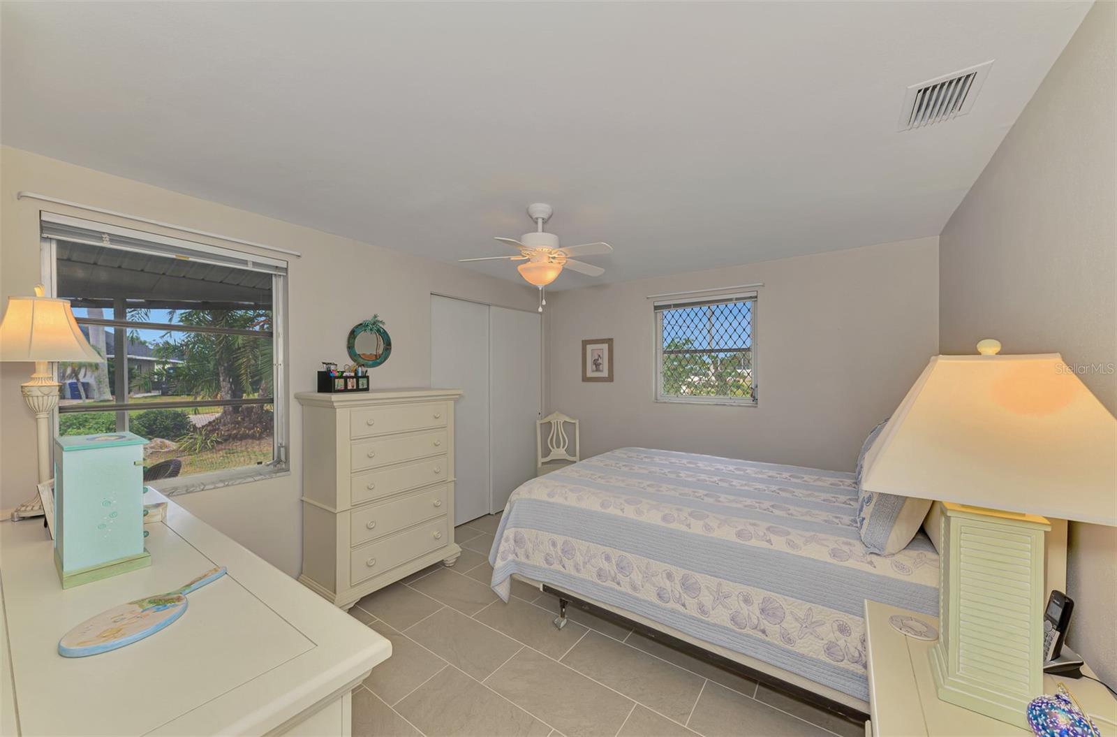 LYONS BAY - Residential