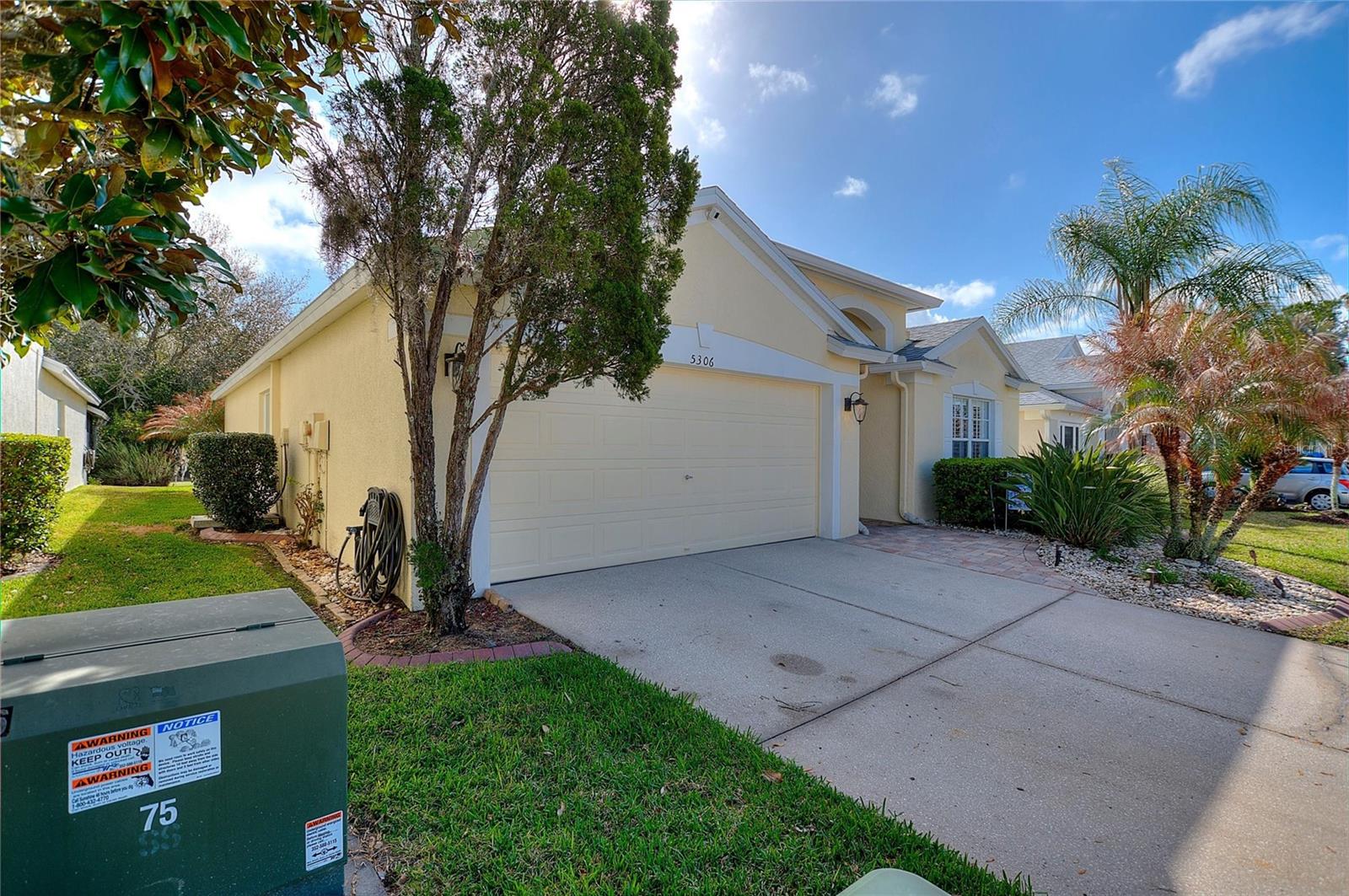 LEXINGTON OAKS - Residential